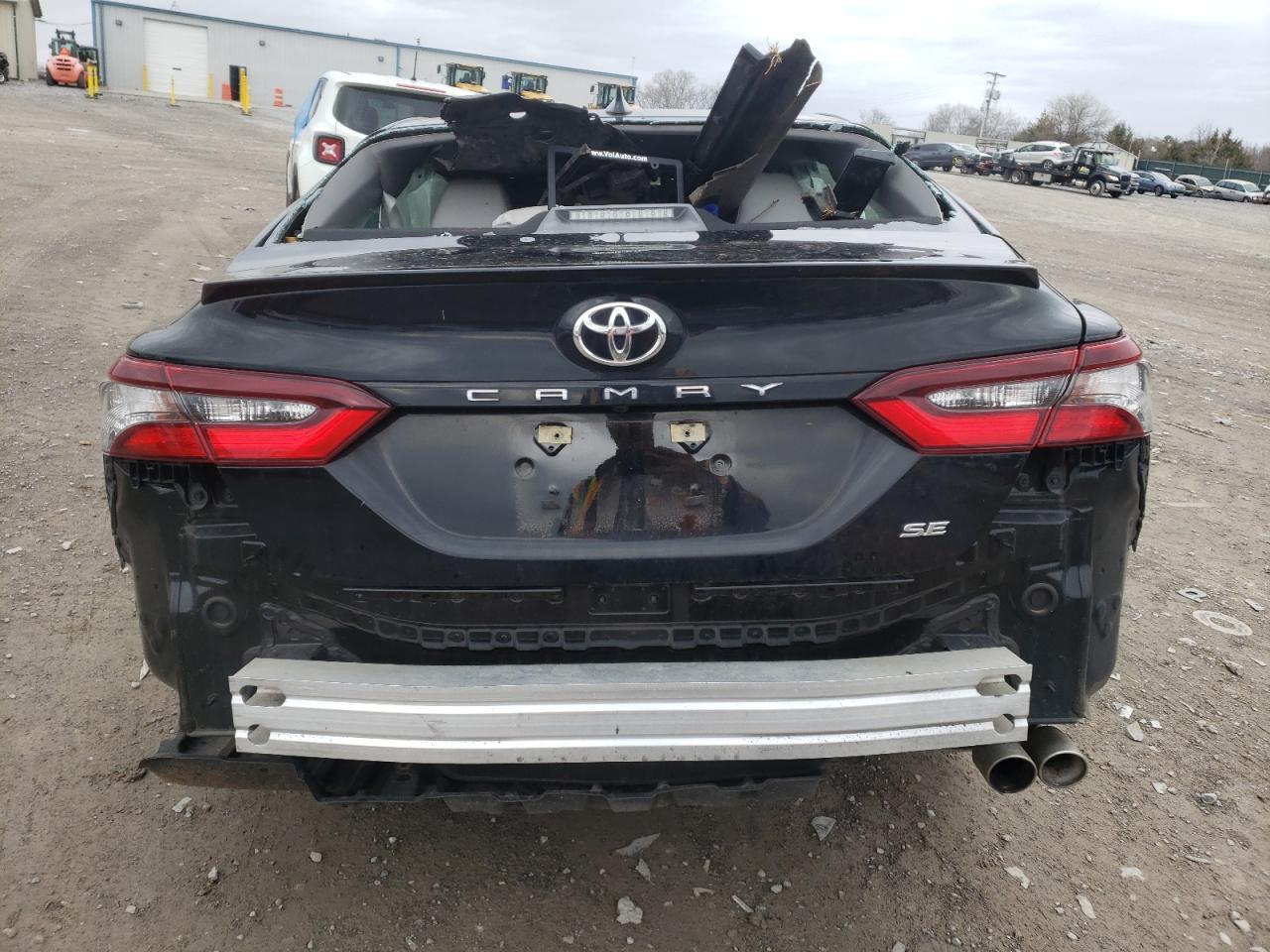 2021 TOYOTA CAMRY SE - Image 6