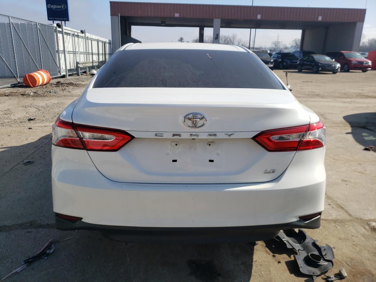 2018 TOYOTA CAMRY L - Фото 6