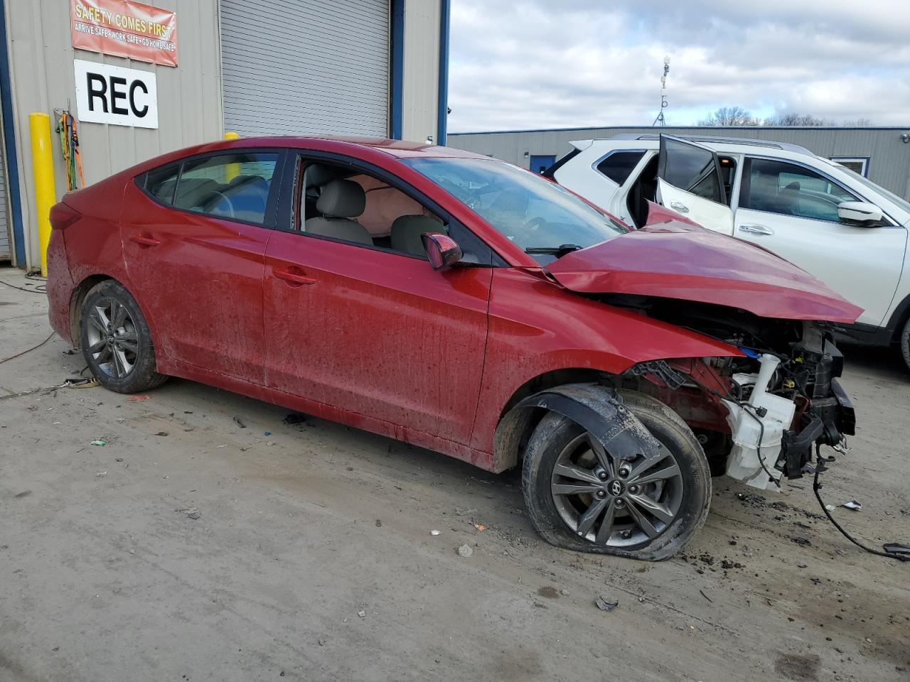 2018 HYUNDAI ELANTRA SE - Image 4