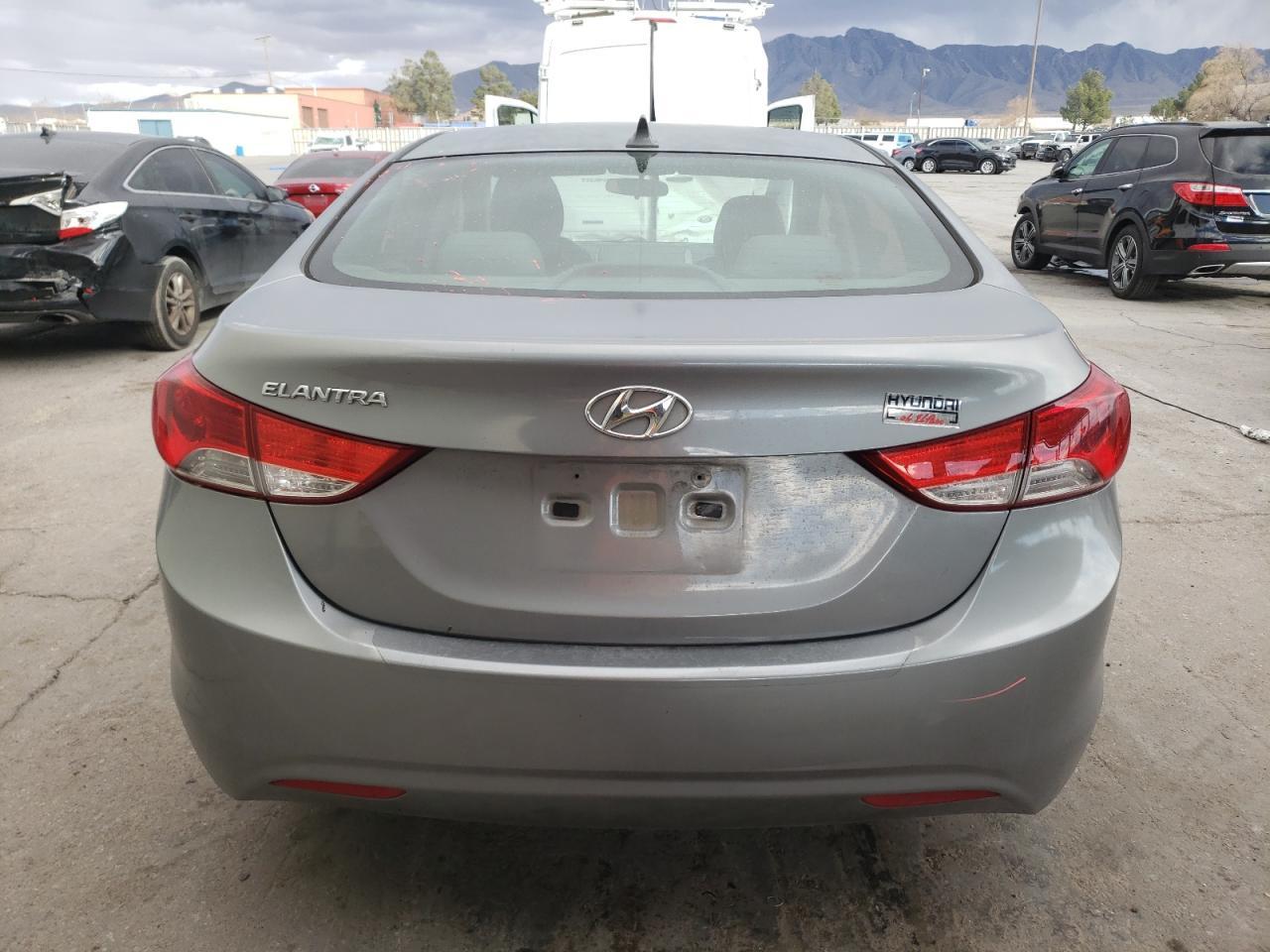 2013 HYUNDAI ELANTRA GL - Image 6