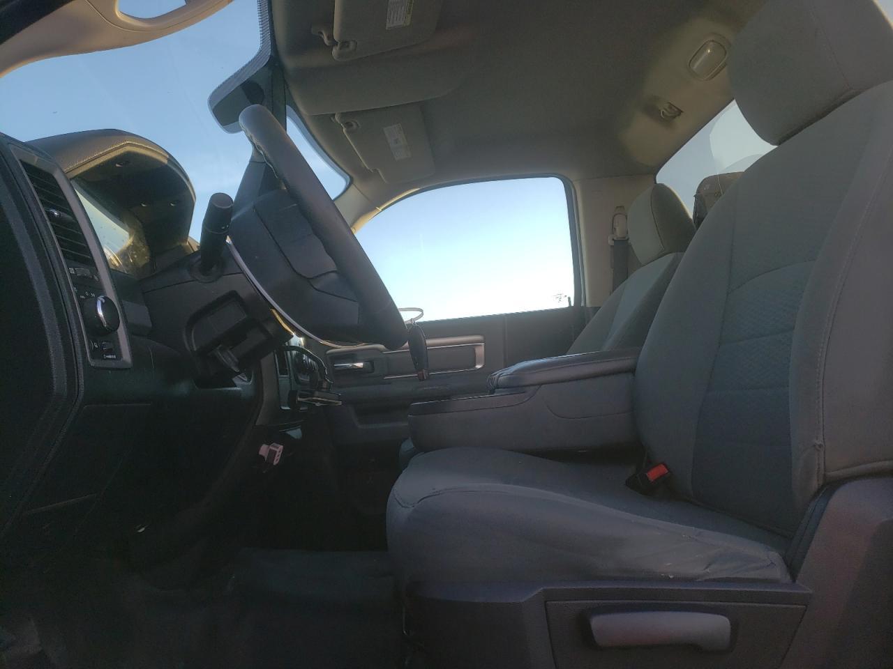 2015 RAM 1500 ST - Image 7