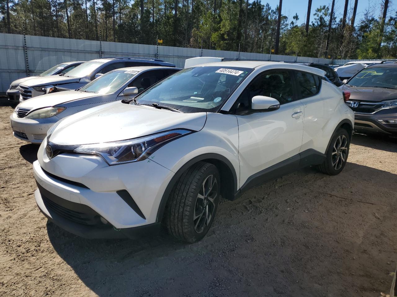 2018 TOYOTA C-HR XLE car image