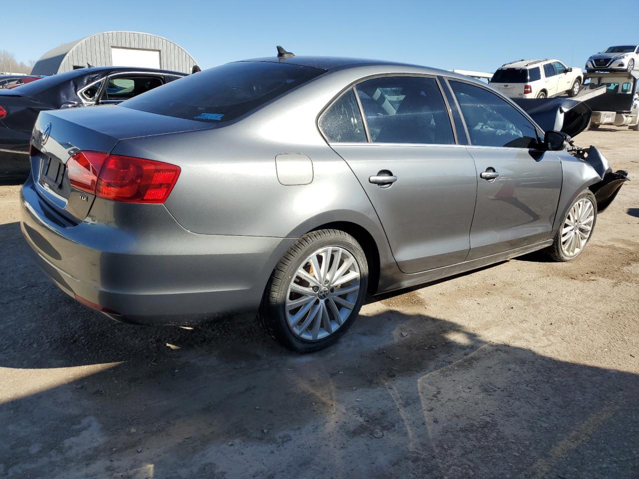 2013 VOLKSWAGEN JETTA TDI - Image 3