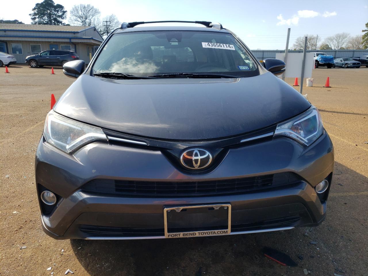 2017 TOYOTA RAV4 XLE - Image 5