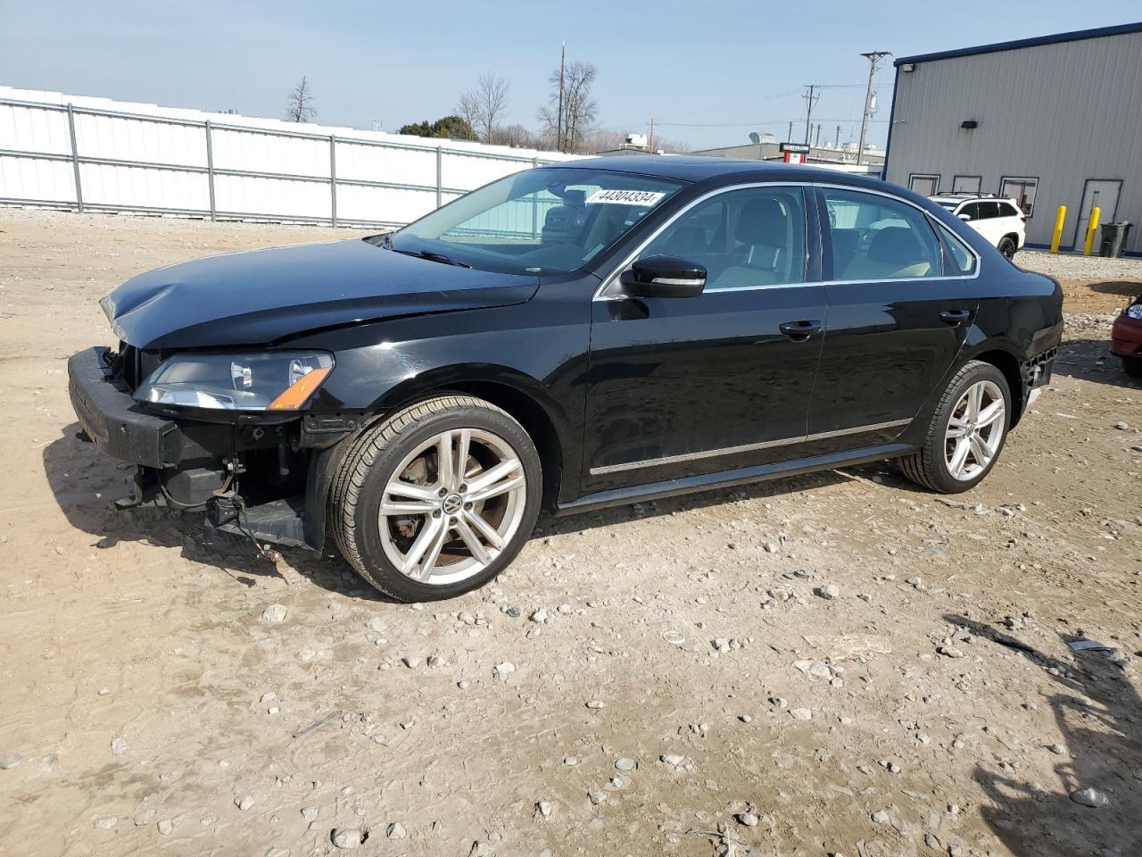 2014 VOLKSWAGEN PASSAT SE car image