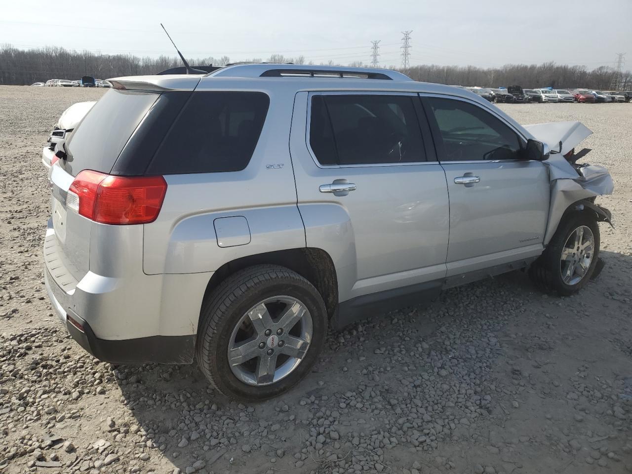 2013 GMC TERRAIN SL - Image 3