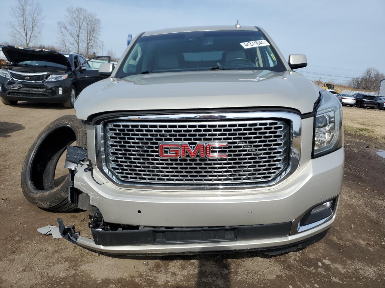 2016 GMC YUKON XL D - Фото 5