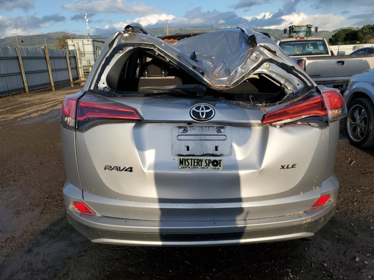 2016 TOYOTA RAV4 XLE - Фото 6