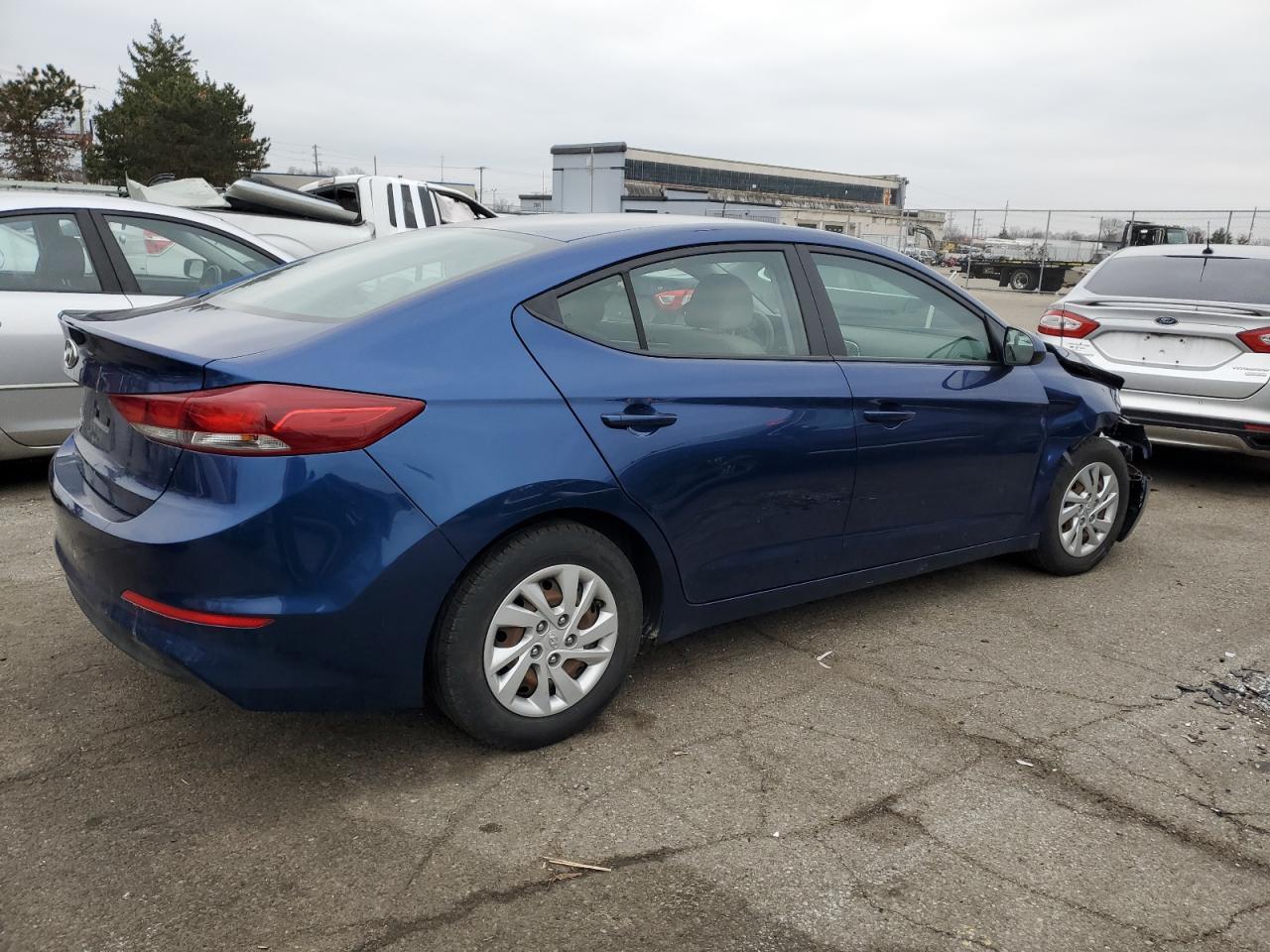 2018 HYUNDAI ELANTRA SE - Фото 3