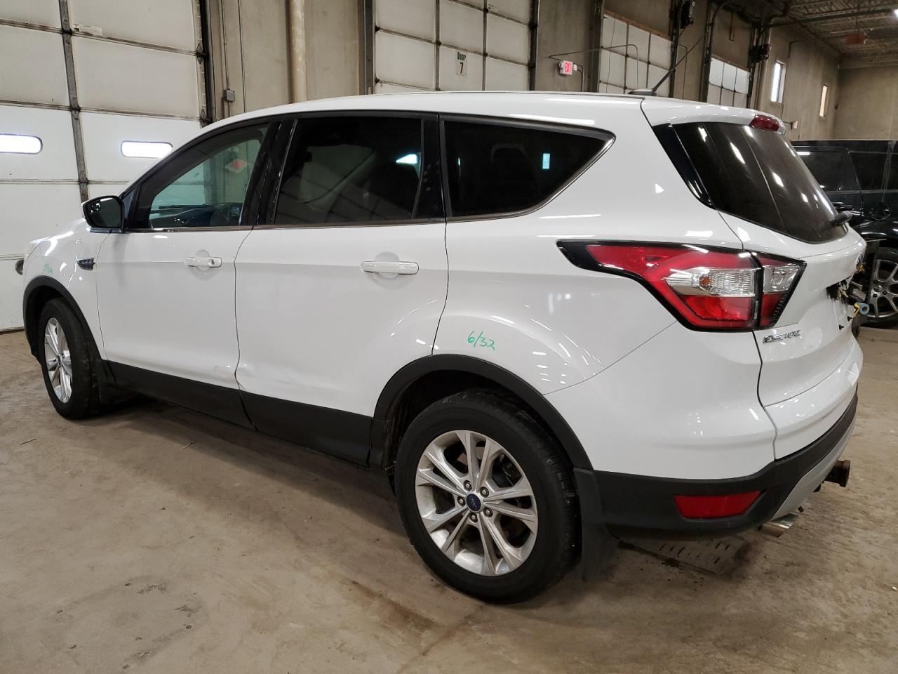 2017 FORD ESCAPE SE - Фото 2
