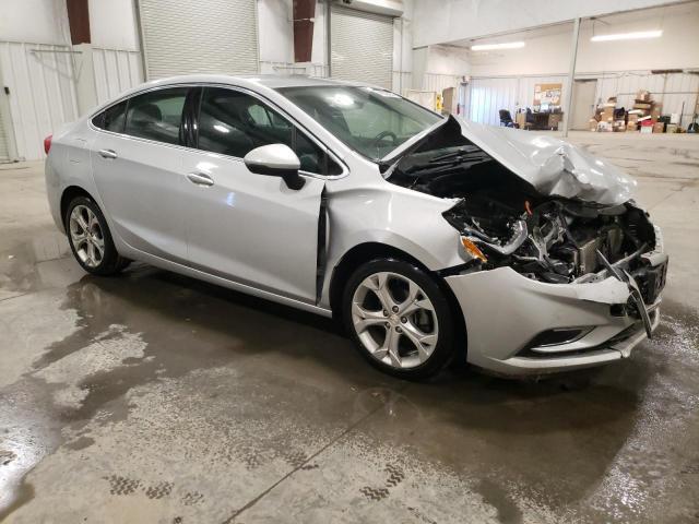 2017 Chevrolet Cruze Premier - Image 4