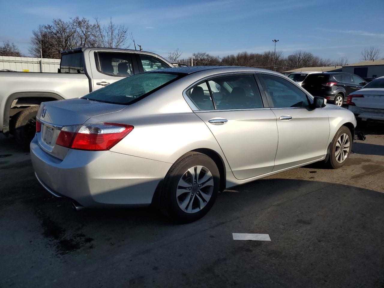 2014 HONDA ACCORD LX - Image 3