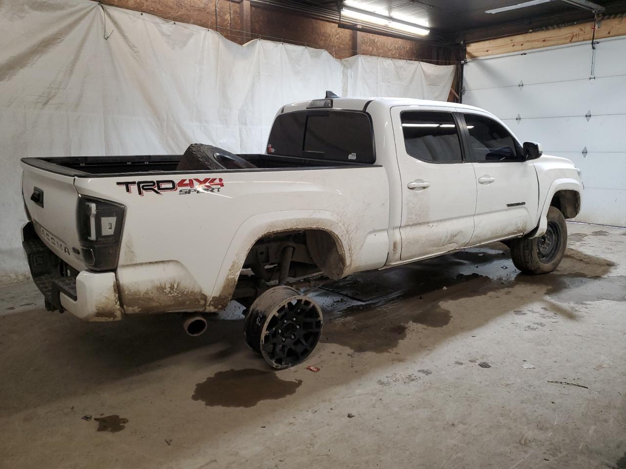 2017 TOYOTA TACOMA DOU - Фото 3