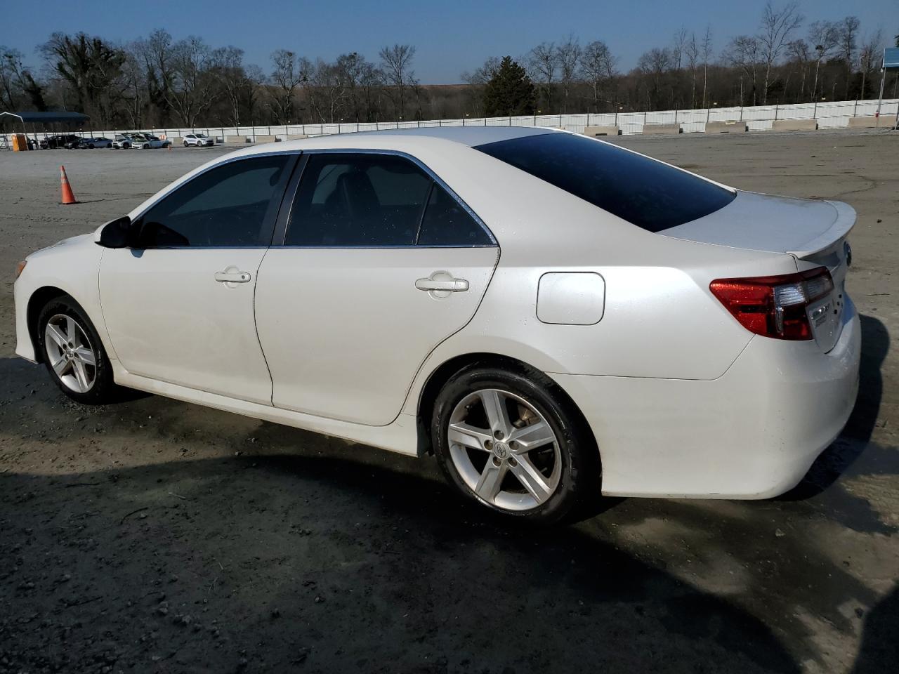 2014 TOYOTA CAMRY L - Image 2