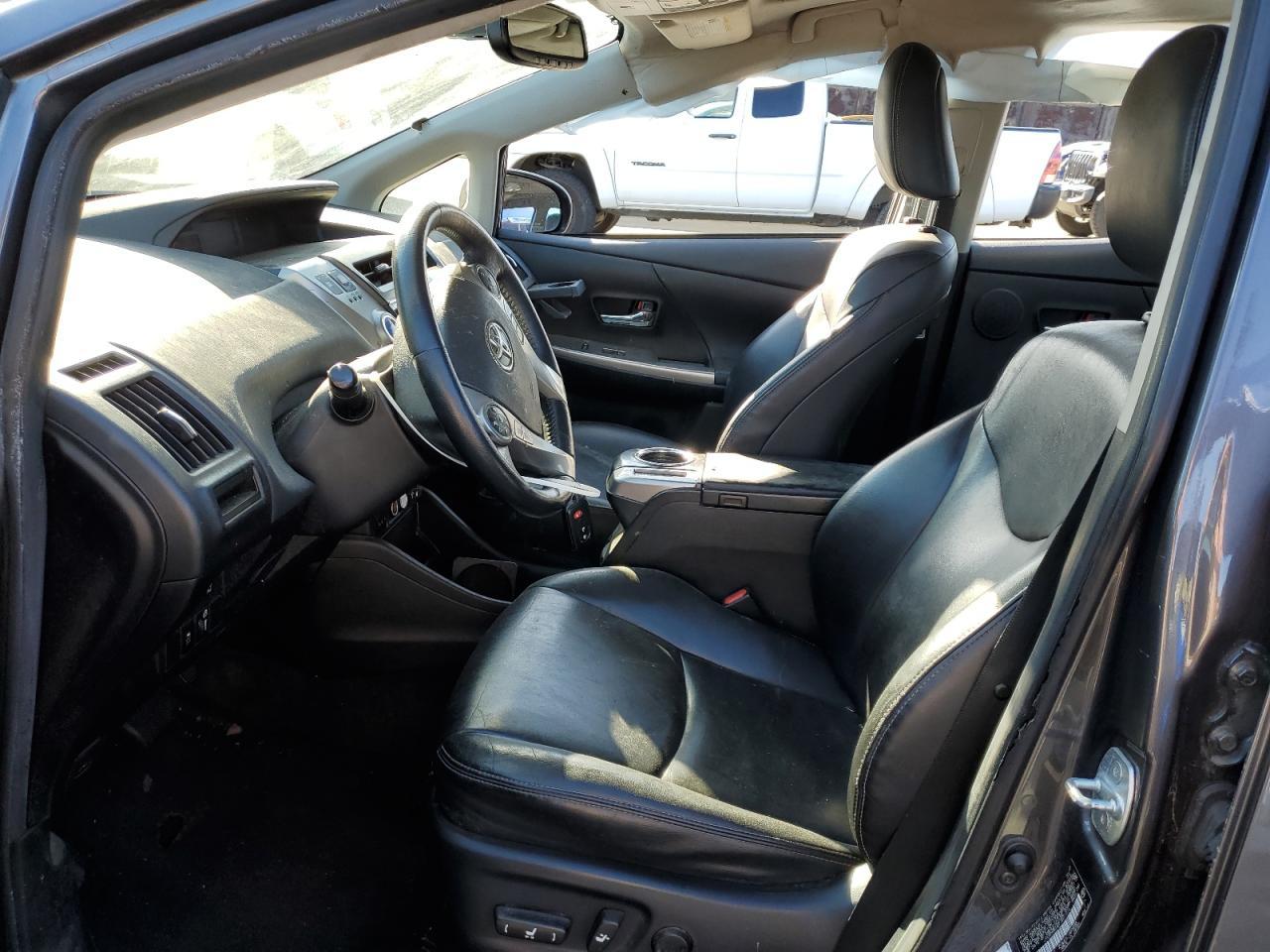 2015 TOYOTA PRIUS V - Image 7