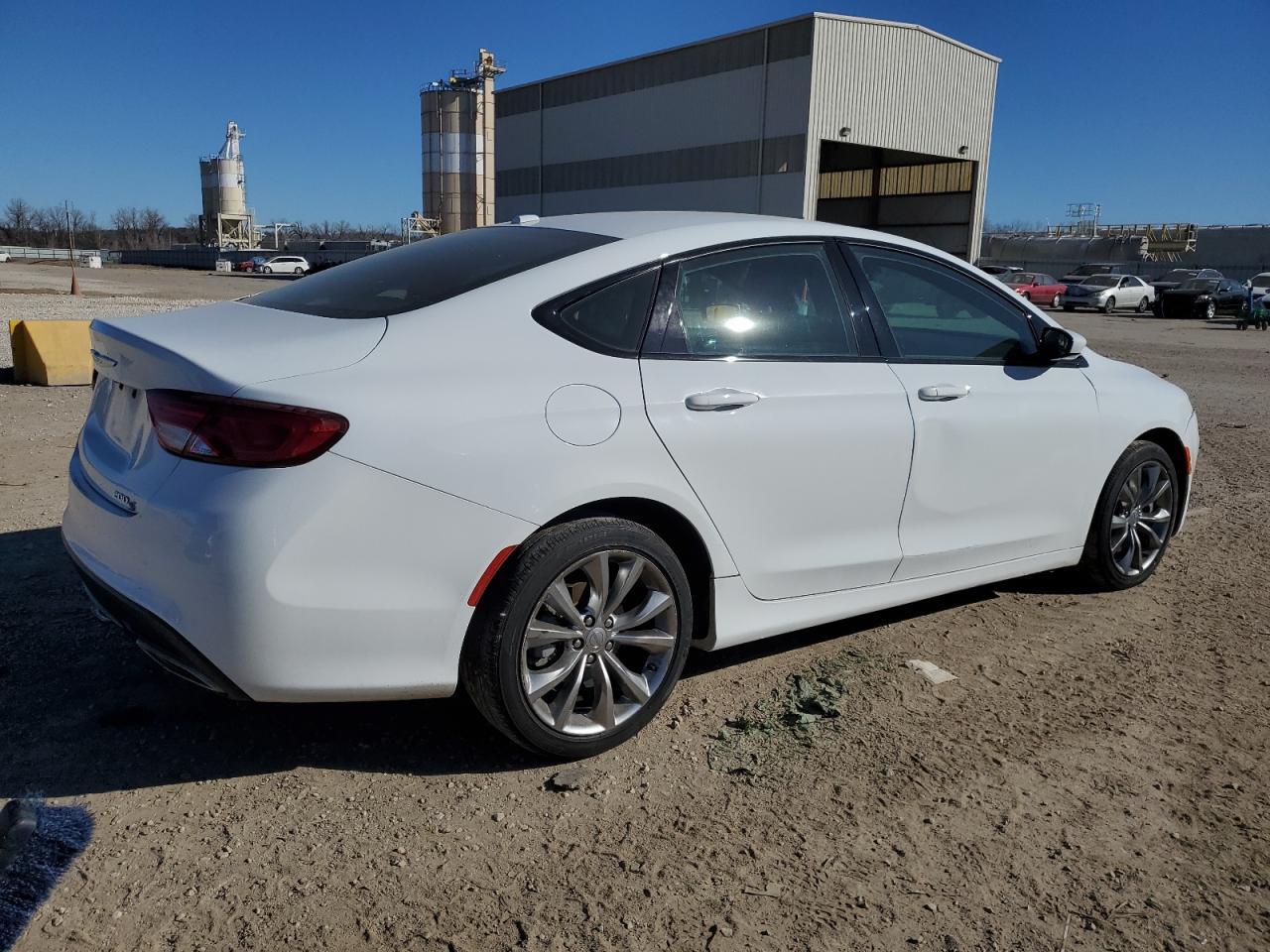 2015 CHRYSLER 200 S - Фото 3