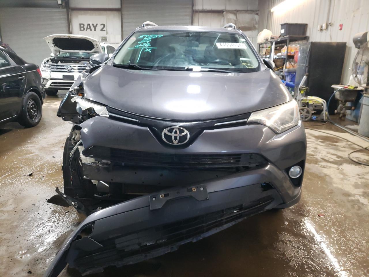 2016 TOYOTA RAV4 XLE - Image 5