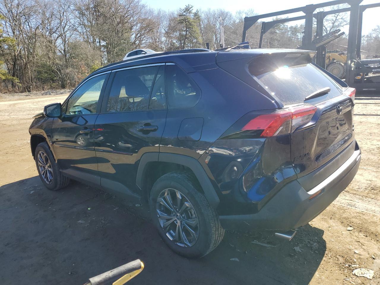 2022 TOYOTA RAV4 XLE P - Image 2