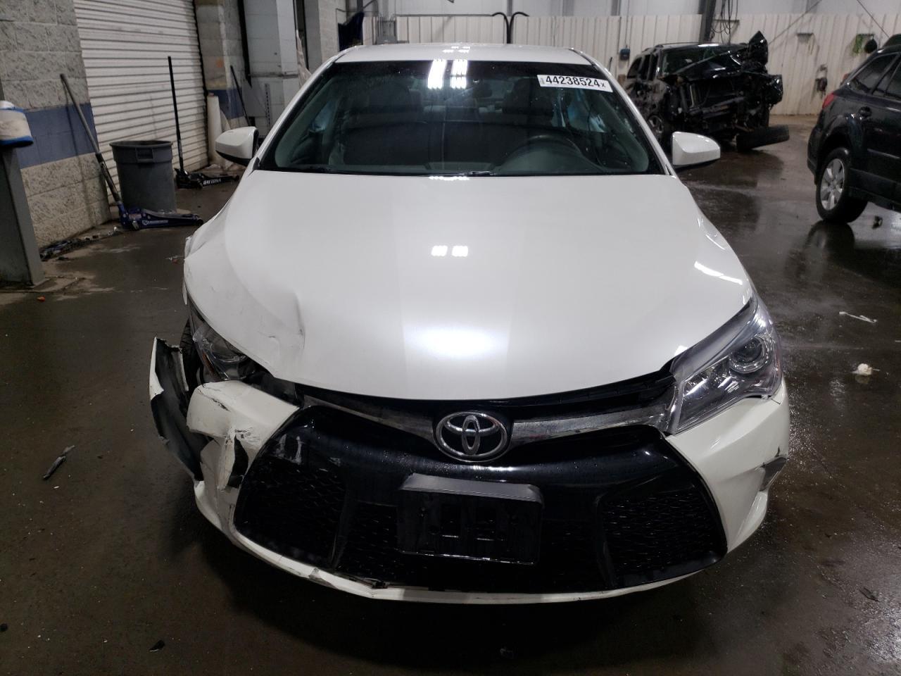 2017 TOYOTA CAMRY LE - Фото 5