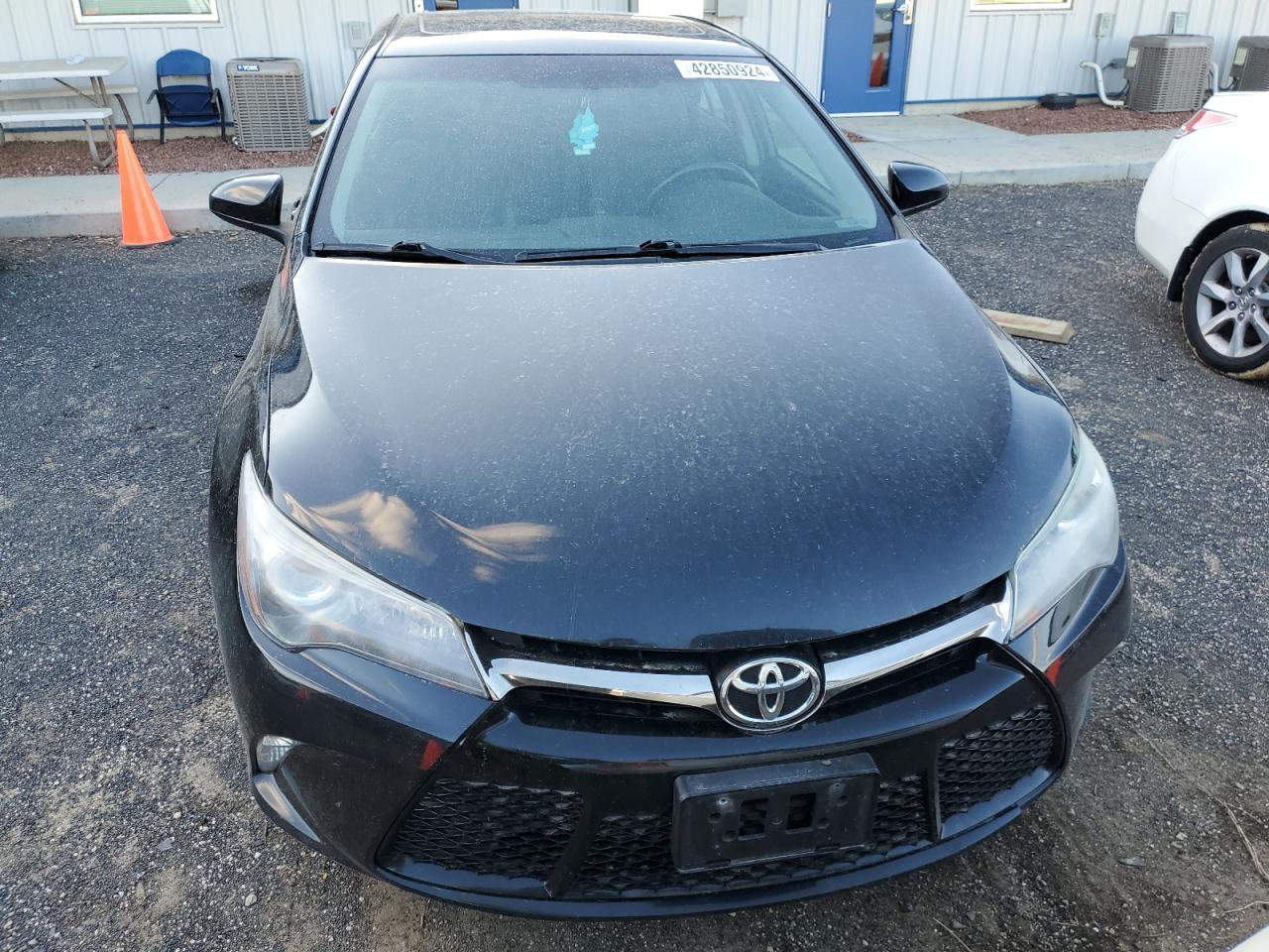 2017 TOYOTA CAMRY LE - Фото 5