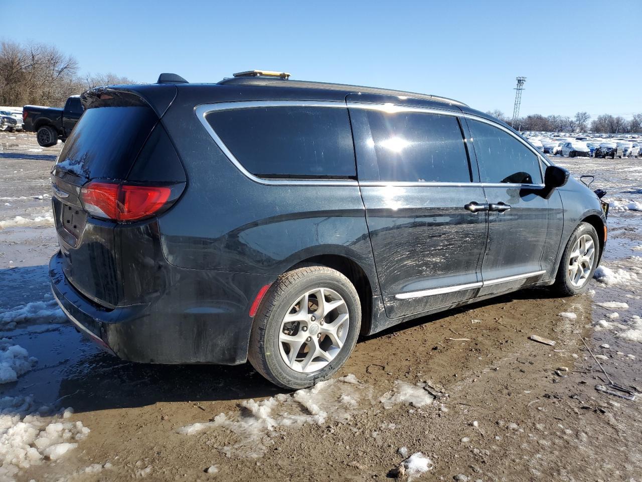 2017 CHRYSLER PACIFICA T - Image 3