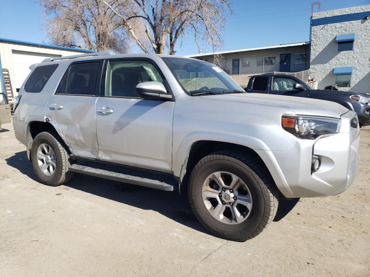 2017 TOYOTA 4RUNNER SR - Фото 4