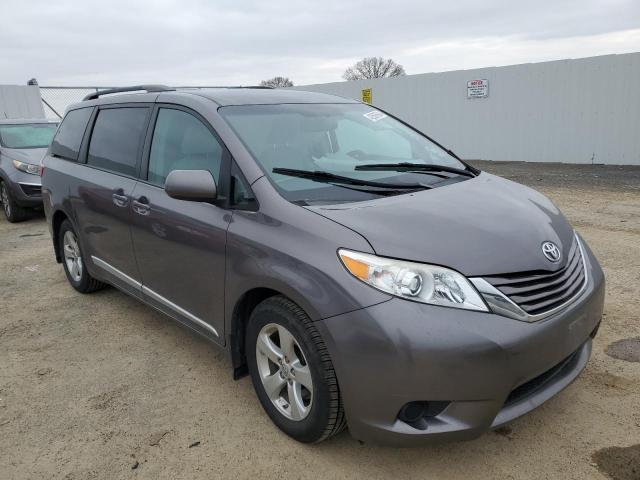 2017 Toyota Sienna Le - Фото 4