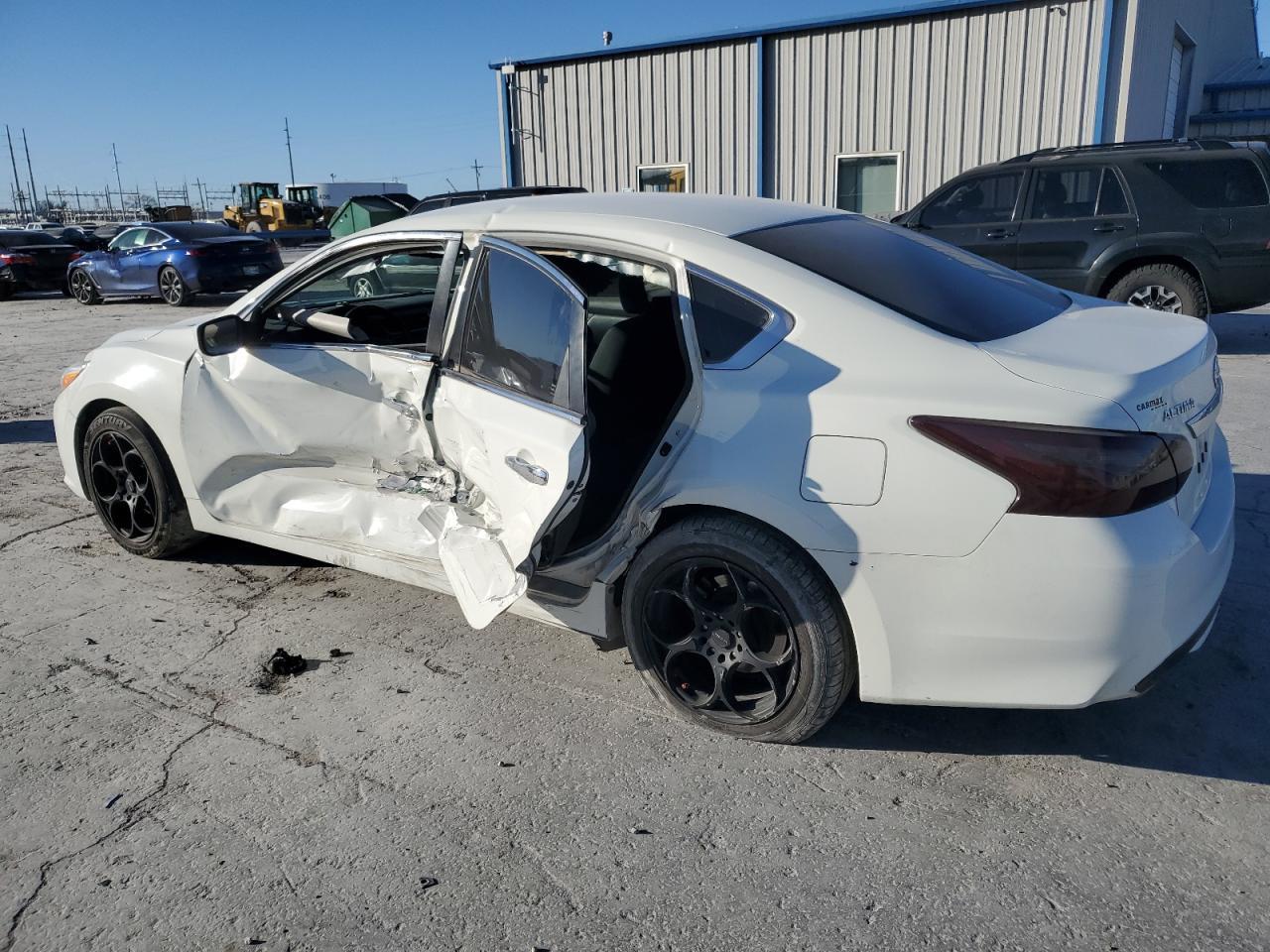 2017 NISSAN ALTIMA 2.5 - Фото 2