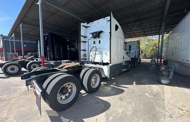 2016 Freightliner Cascadia 125 - Фото 4