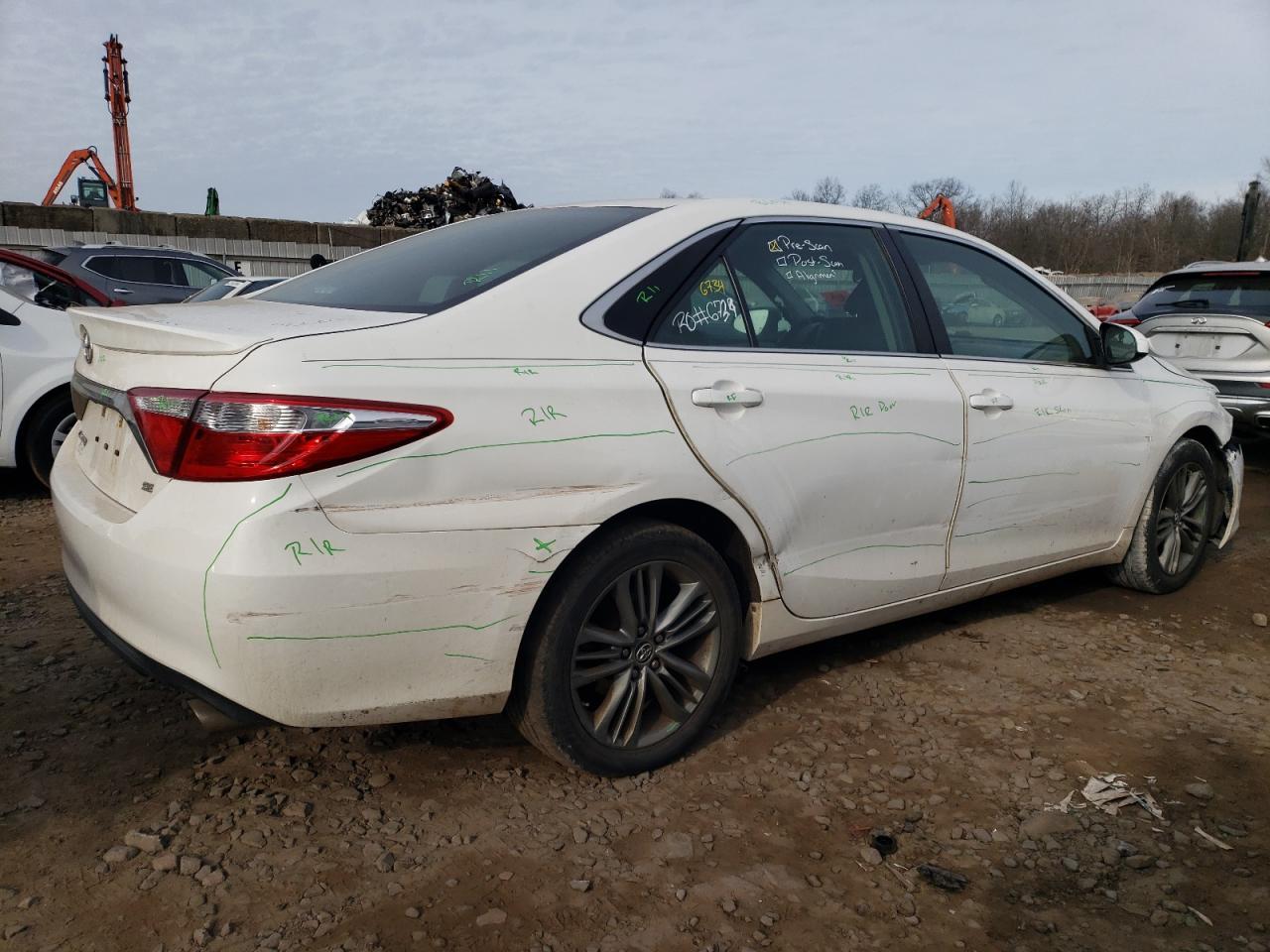 2015 TOYOTA CAMRY LE - Фото 3