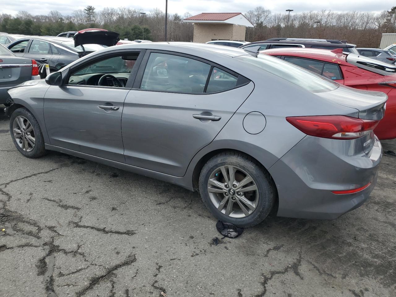 2018 HYUNDAI ELANTRA SE - Фото 2