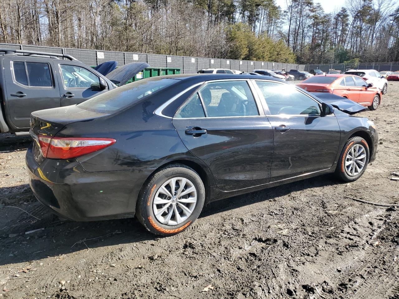 2015 TOYOTA CAMRY LE - Фото 3