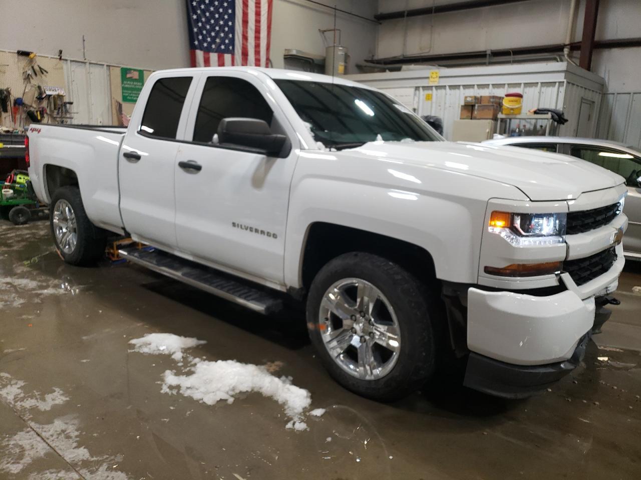 2017 CHEVROLET SILVERADO - Image 4