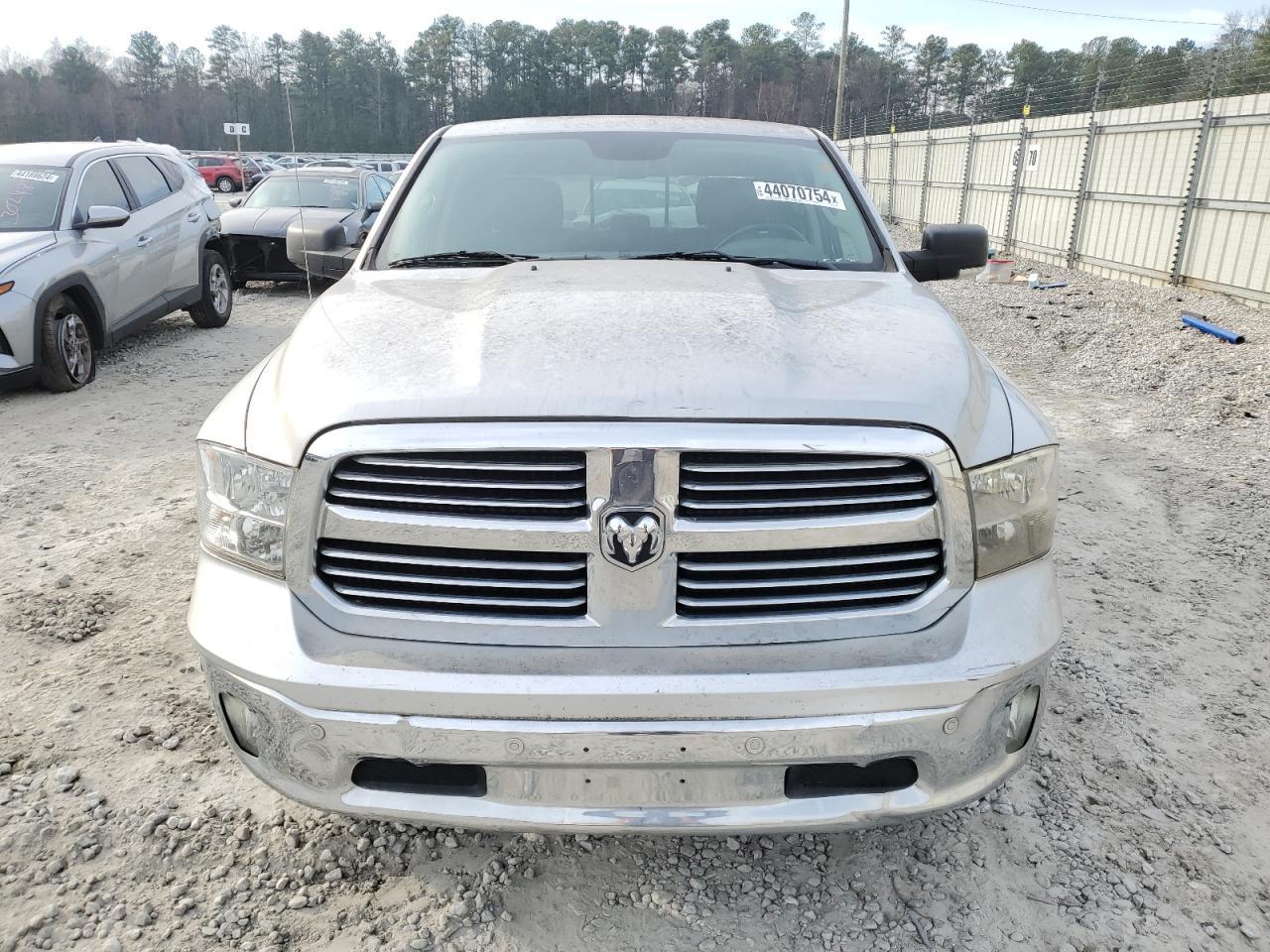 2017 RAM 1500 SLT - Фото 5