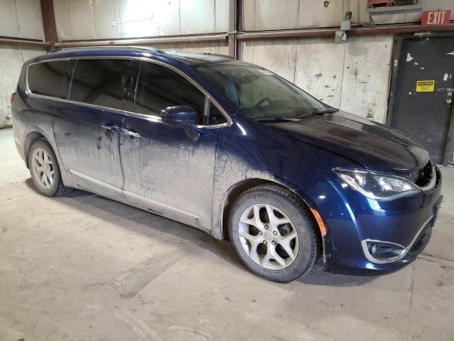 2017 Chrysler Pacifica Touring L - Фото 4