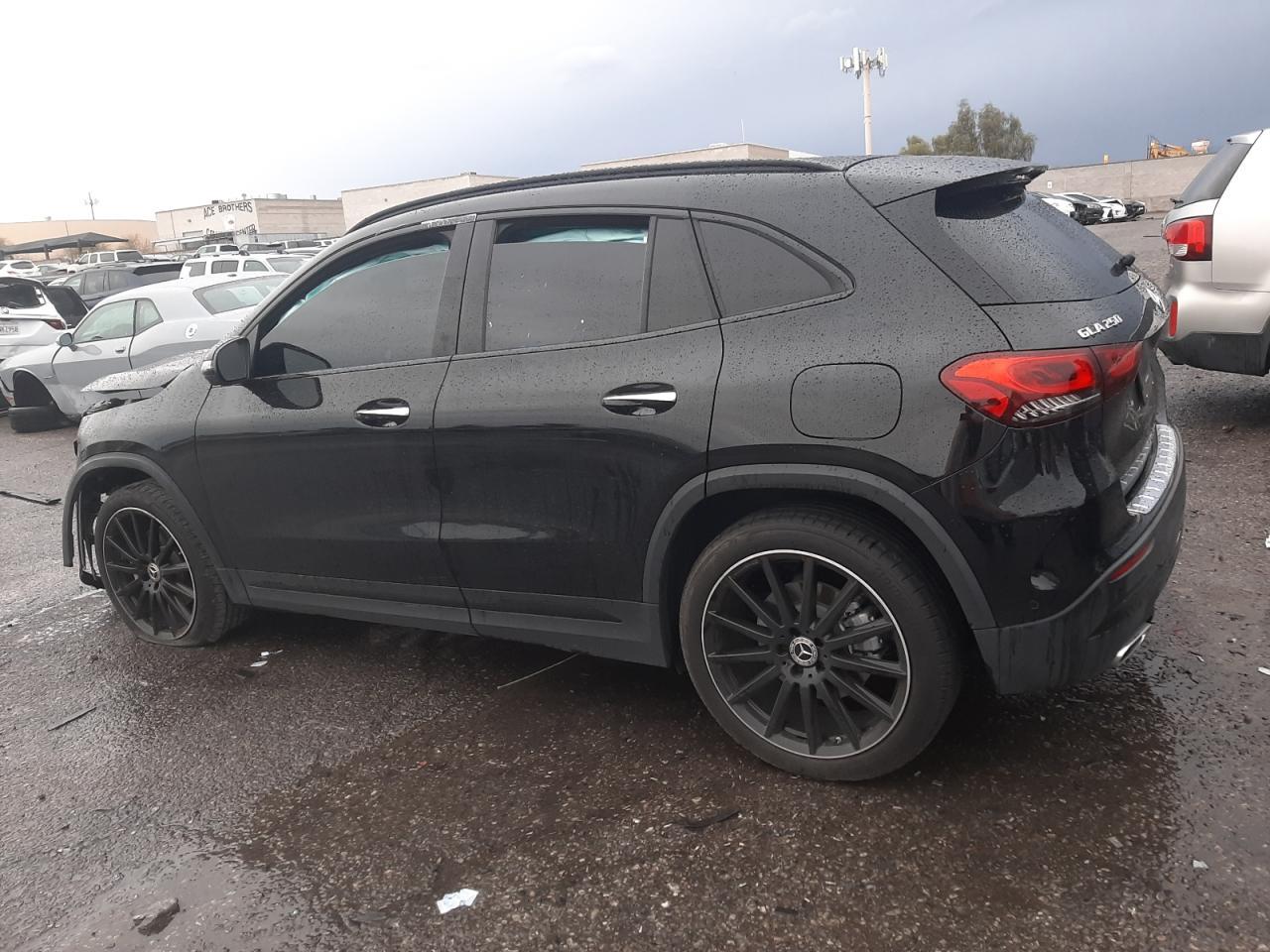 2021 MERCEDES-BENZ GLA 250 4M - Фото 2