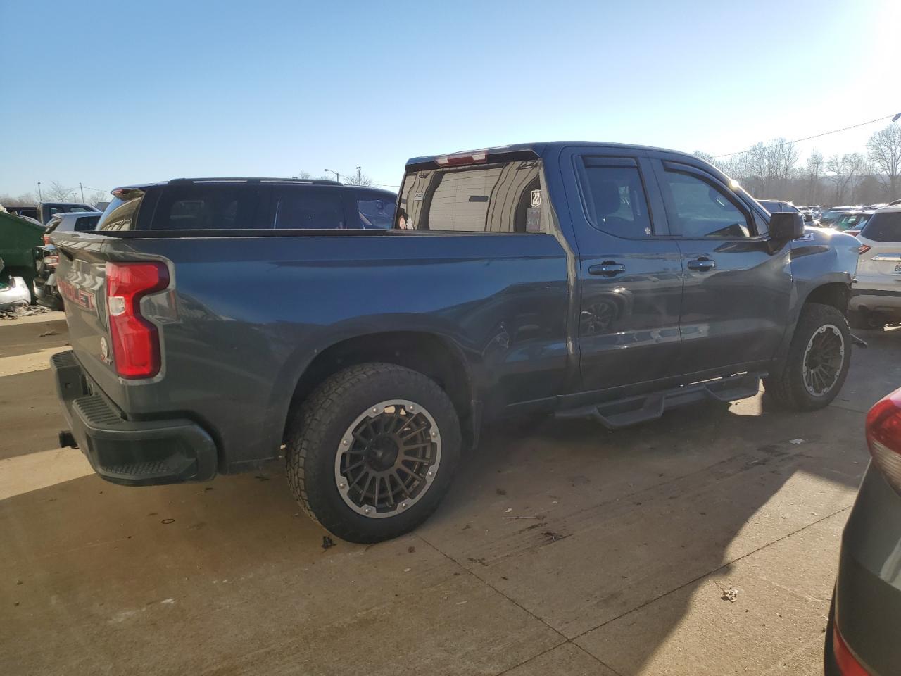 2019 CHEVROLET SILVERADO - Фото 3