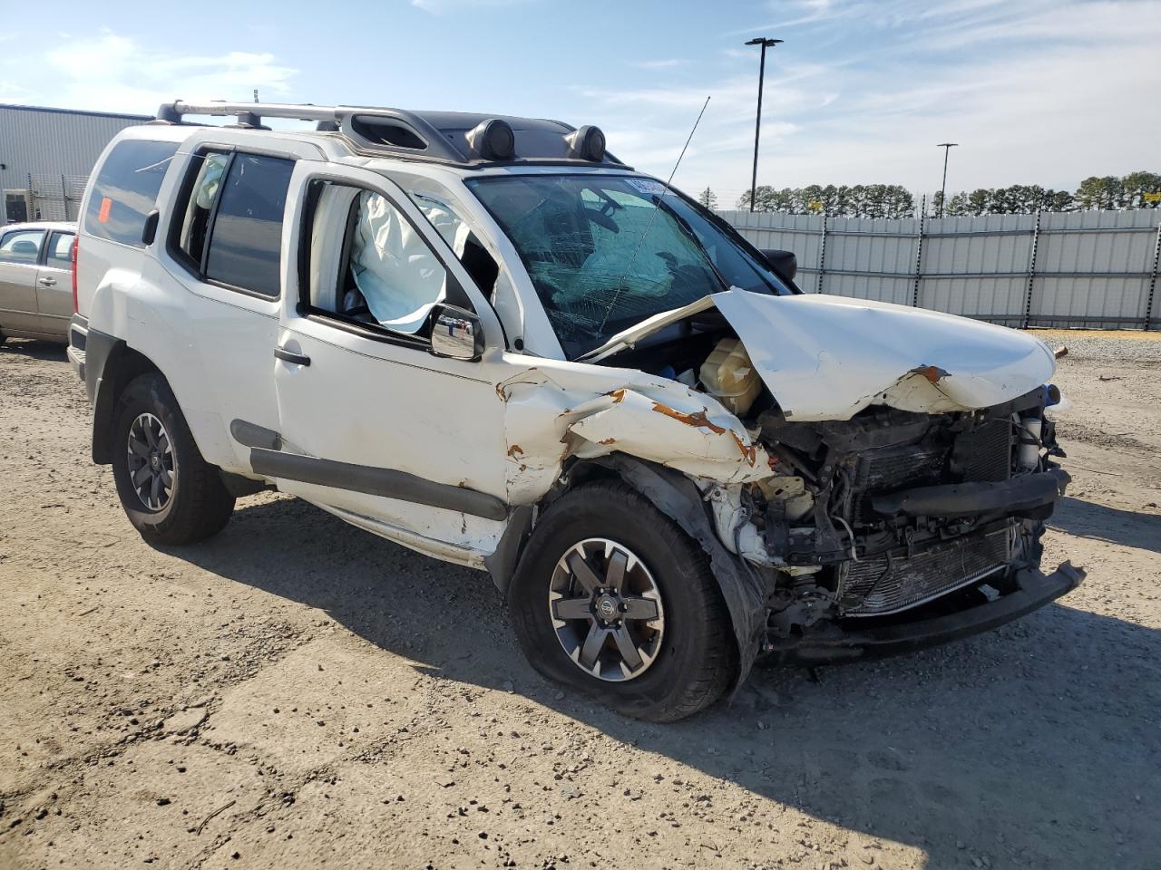 2015 NISSAN XTERRA X - Фото 4