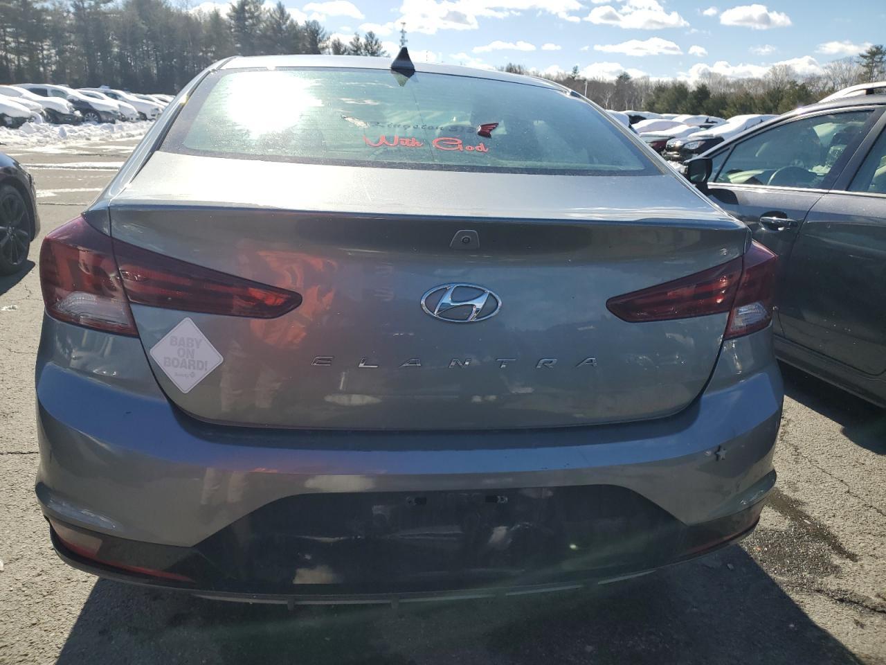 2019 HYUNDAI ELANTRA SE - Фото 6