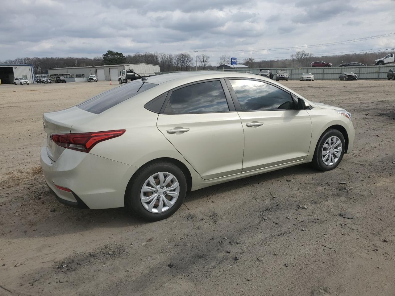 2019 HYUNDAI ACCENT SE - Фото 3