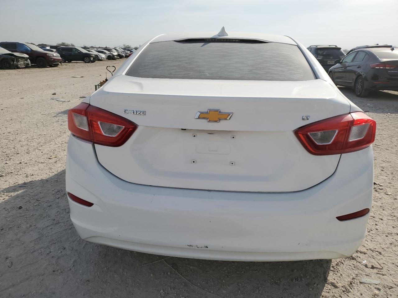 2017 CHEVROLET CRUZE LT - Image 6