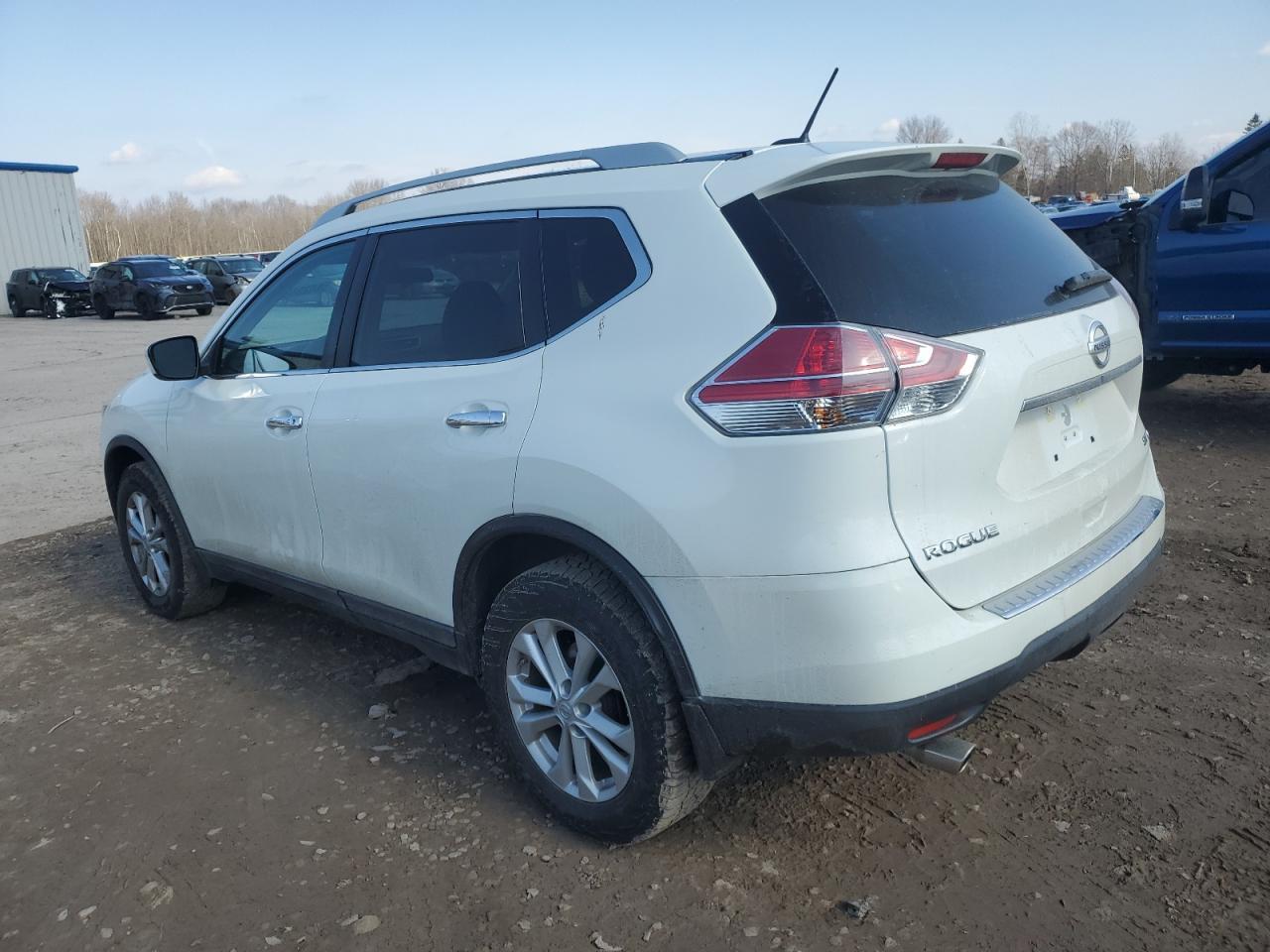 2015 NISSAN ROGUE S - Image 2