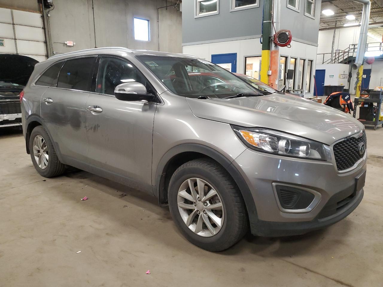 2016 KIA SORENTO LX - Image 4