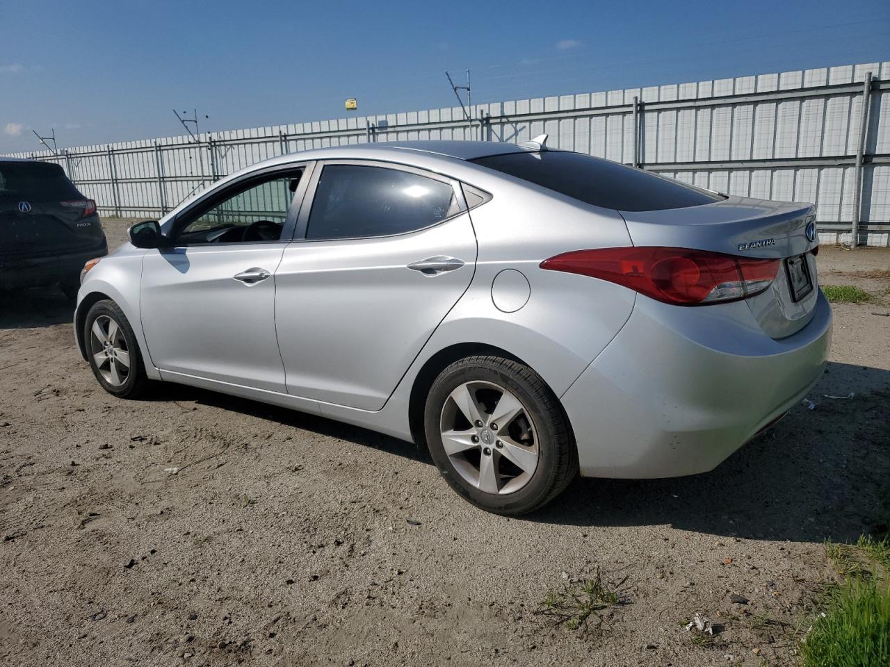 2013 HYUNDAI ELANTRA GL - Image 2
