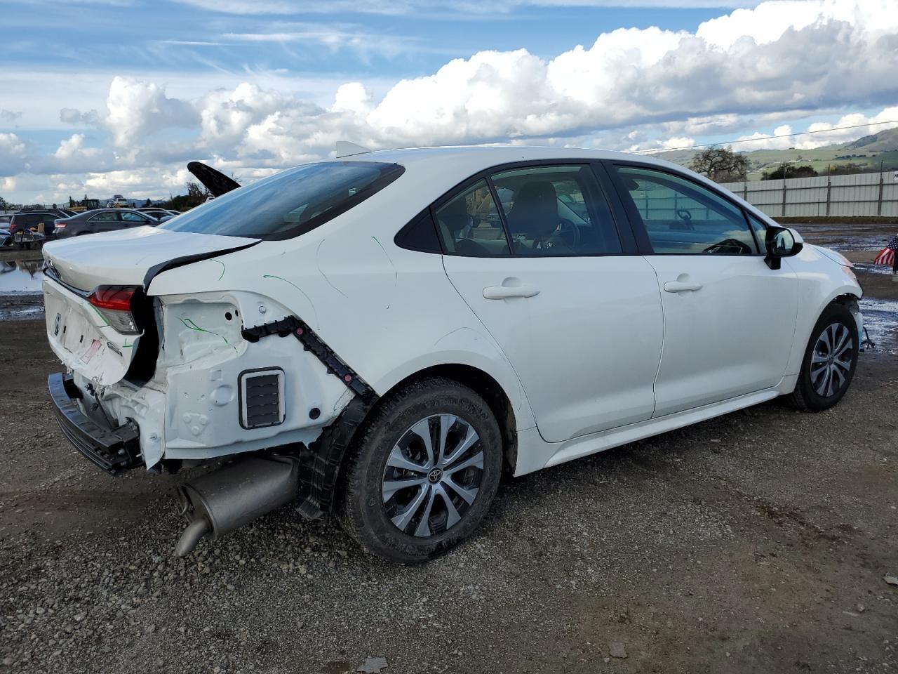 2022 TOYOTA COROLLA LE - Image 3