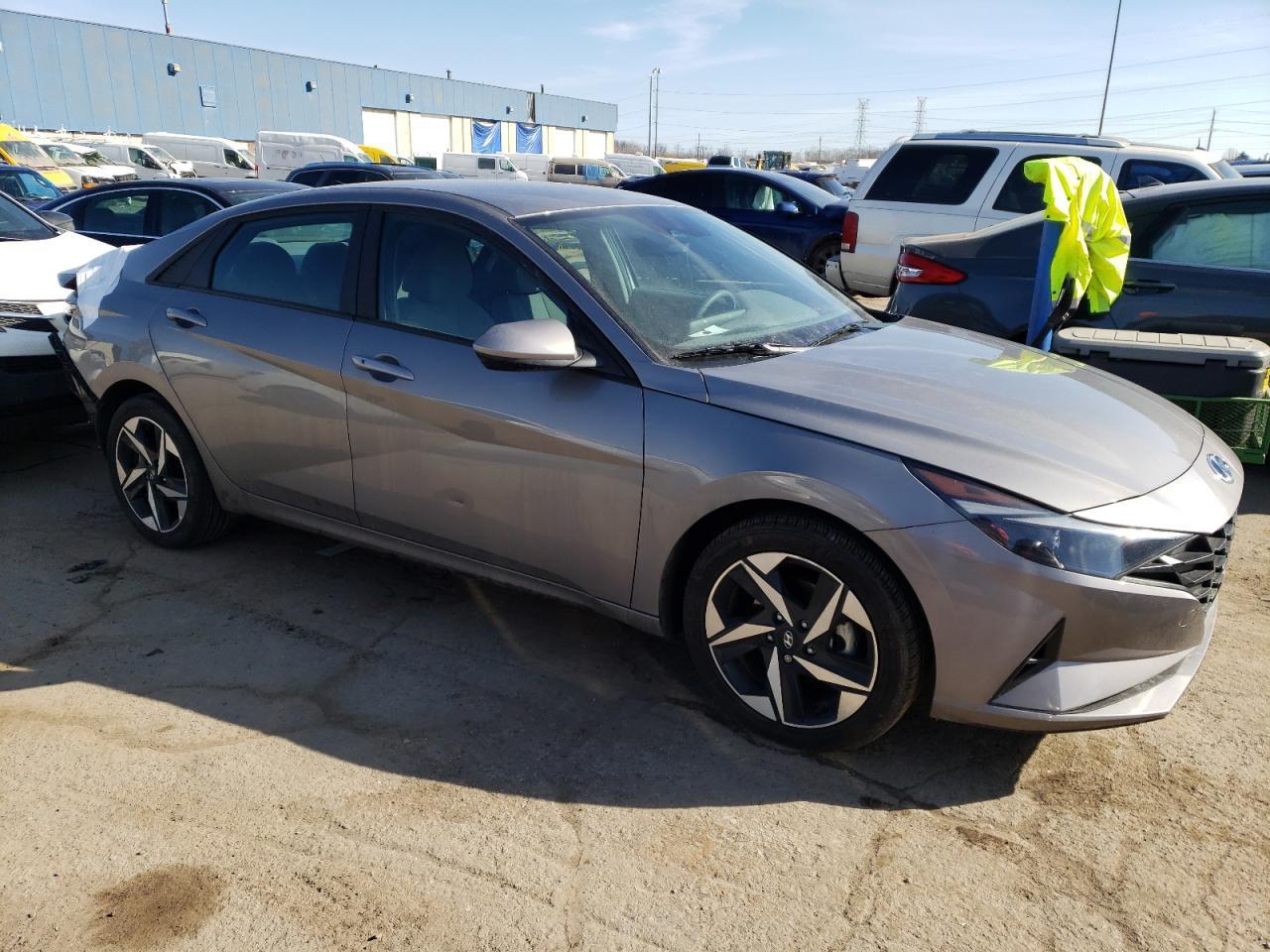 2023 HYUNDAI ELANTRA SE - Фото 4