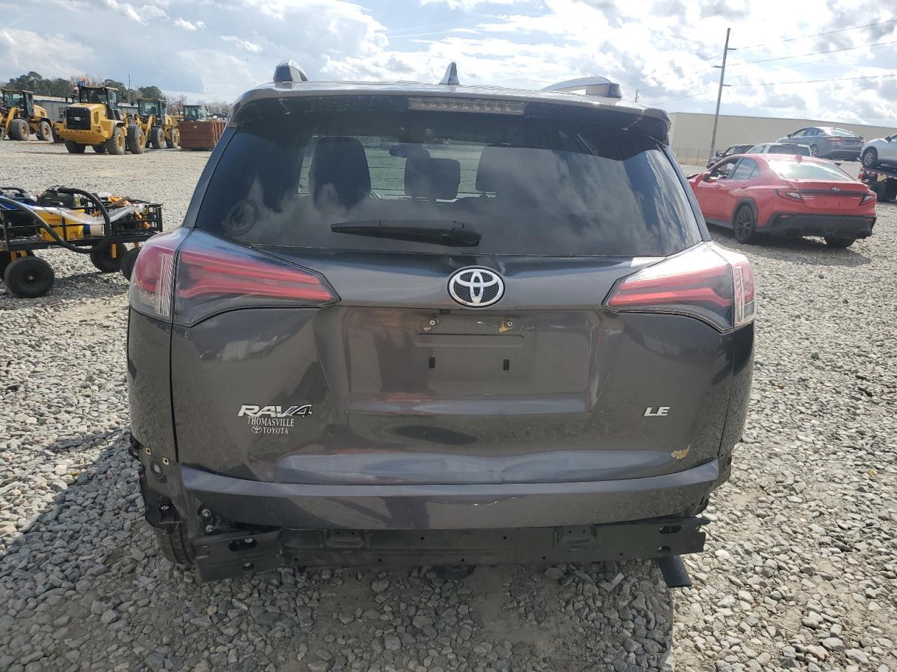 2017 TOYOTA RAV4 LE - Image 6