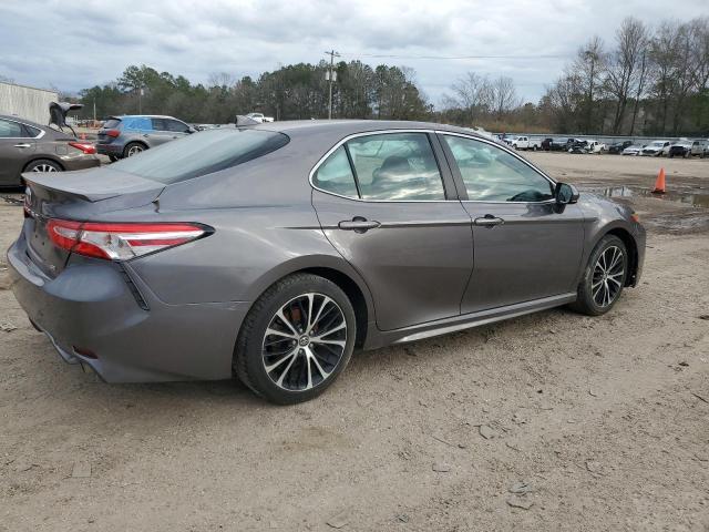 2020 Toyota Camry Se - Фото 3