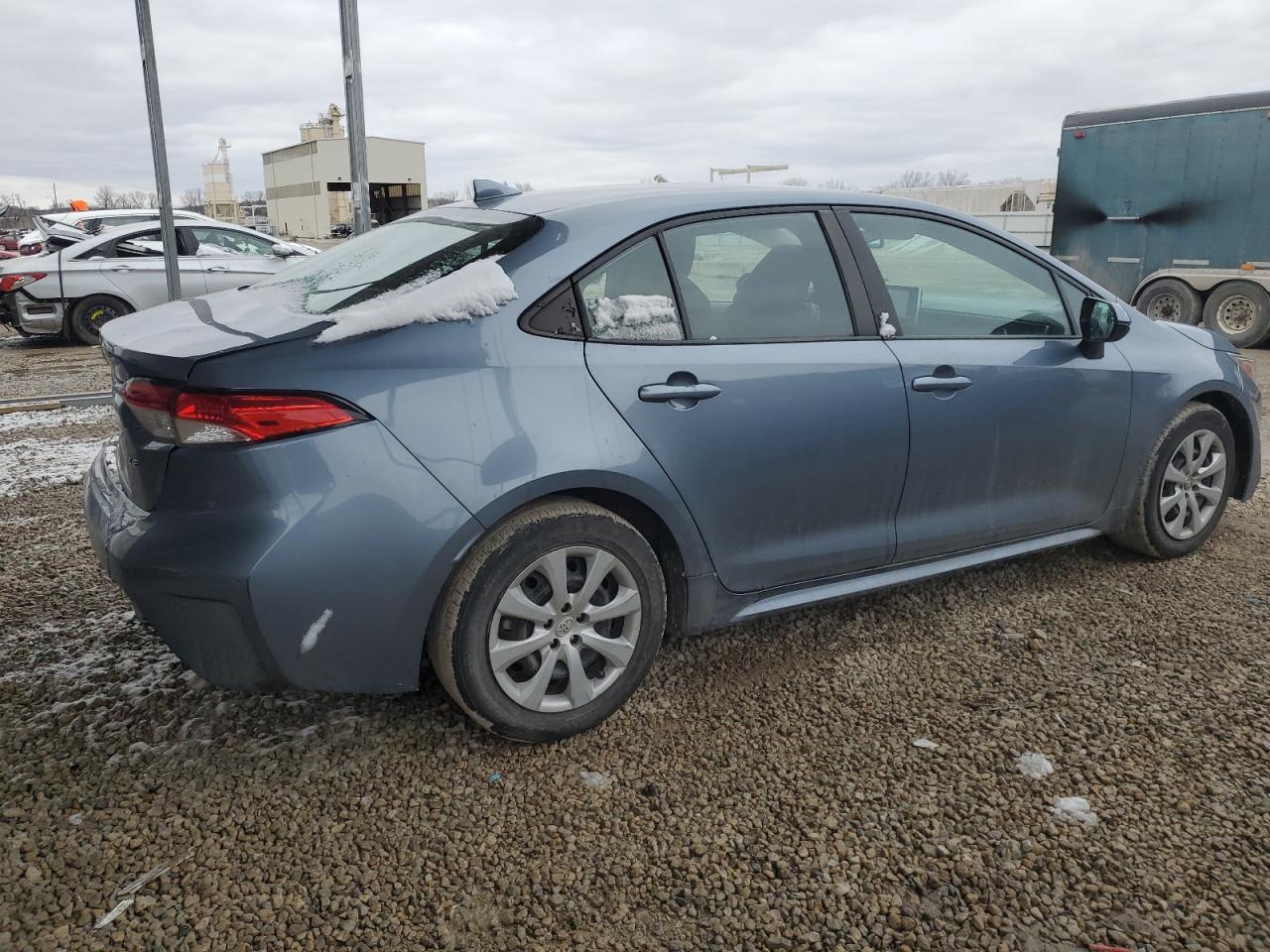 2021 TOYOTA COROLLA LE - Фото 3