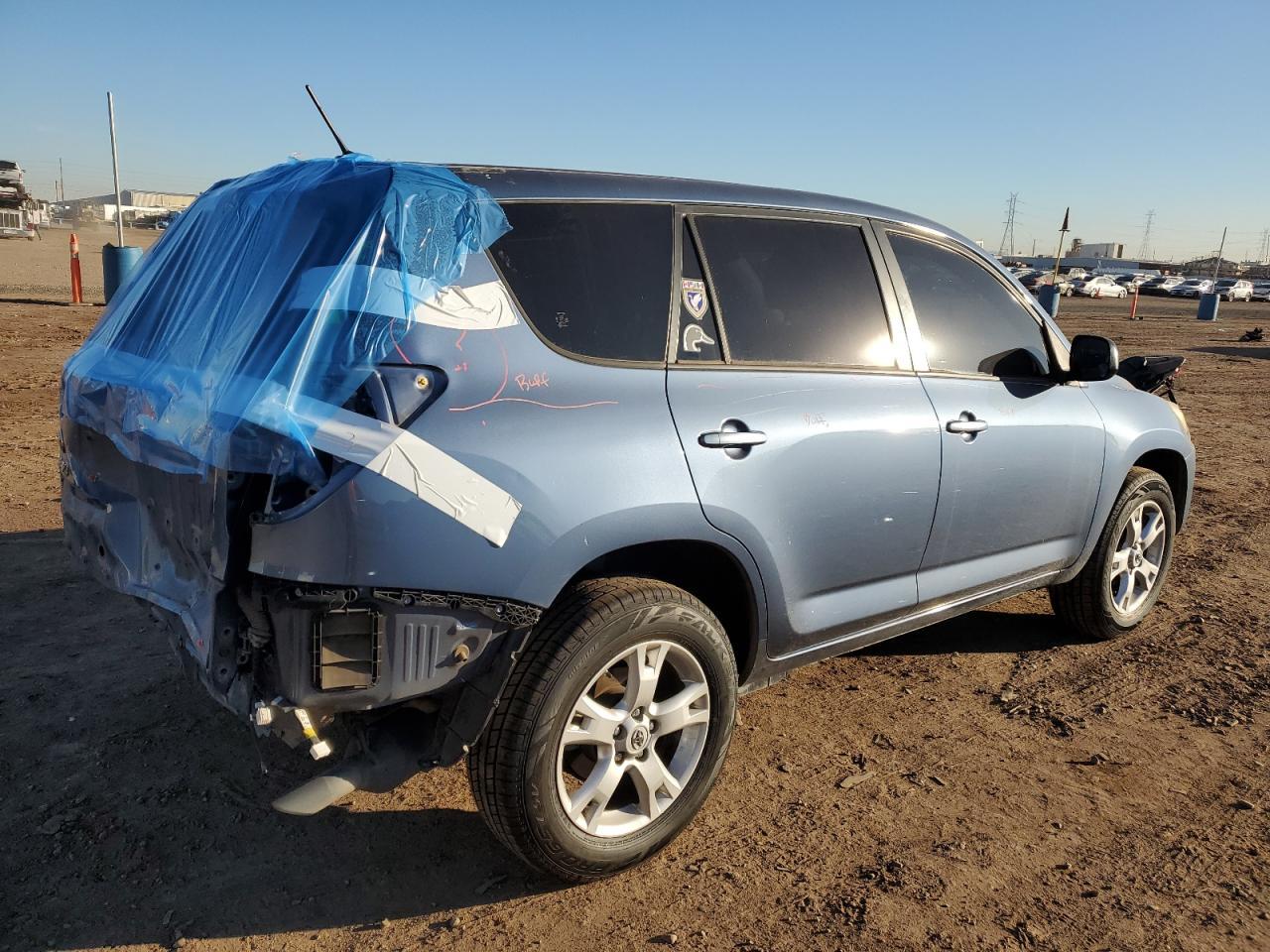 2011 TOYOTA RAV4 - Image 3